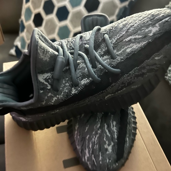 Adidas Men's Black and Gray Sneakers